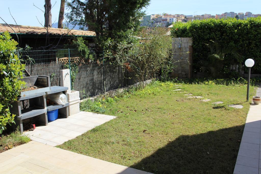 Casa Vacanze Roccella Beach Campofelice Di Roccella Exteriör bild