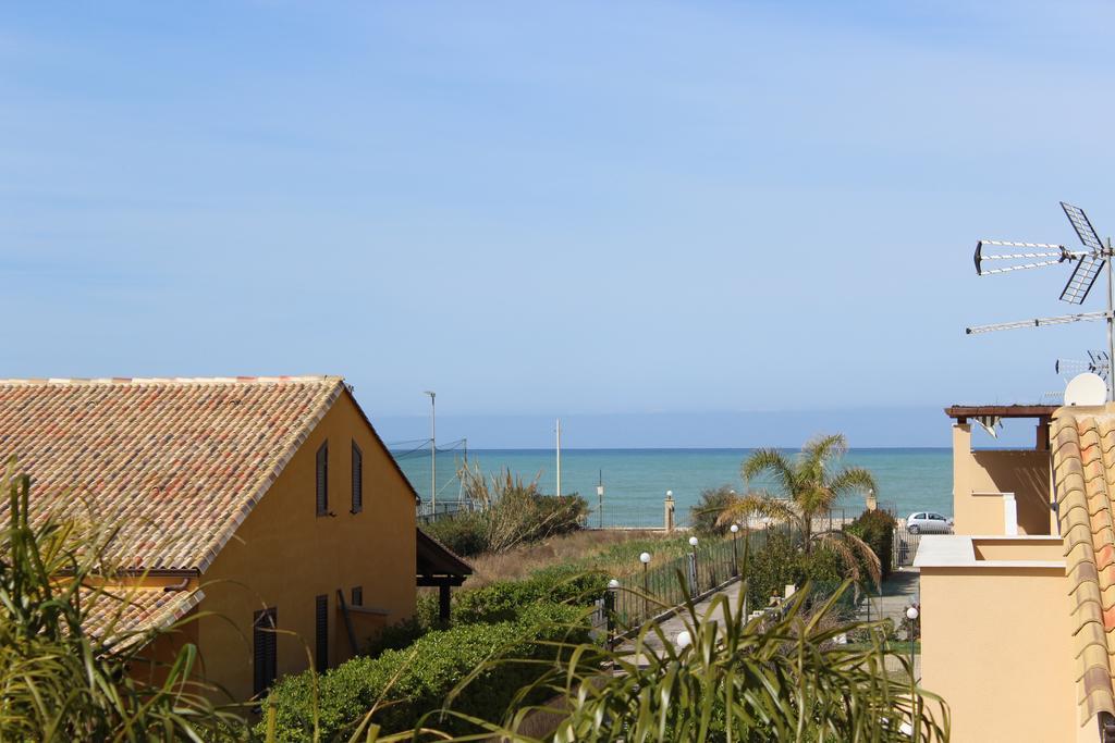 Casa Vacanze Roccella Beach Campofelice Di Roccella Exteriör bild