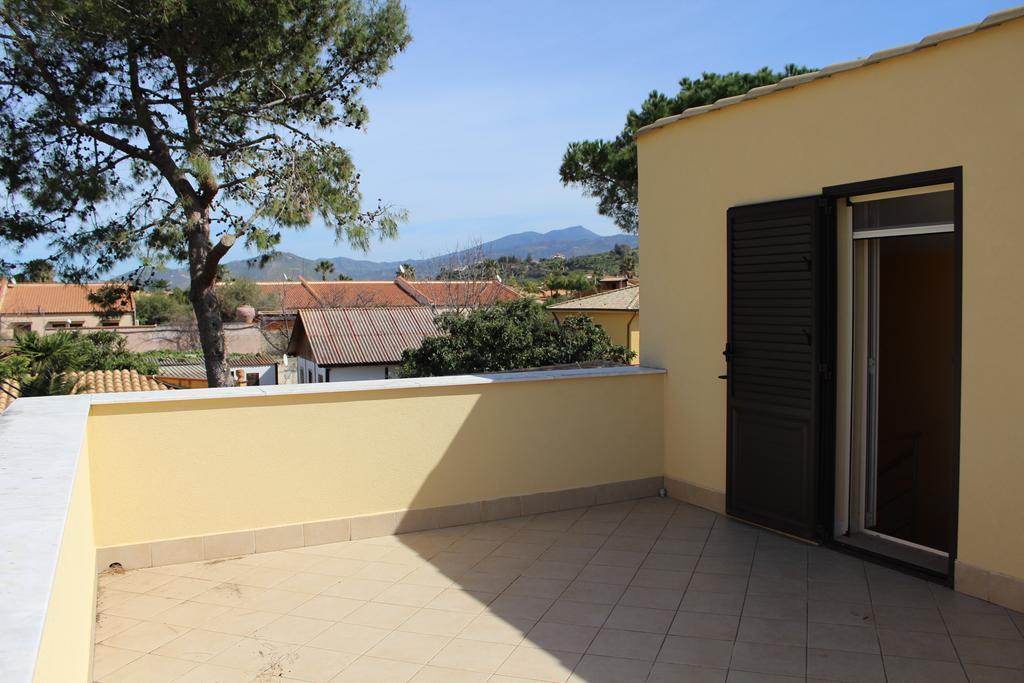 Casa Vacanze Roccella Beach Campofelice Di Roccella Exteriör bild