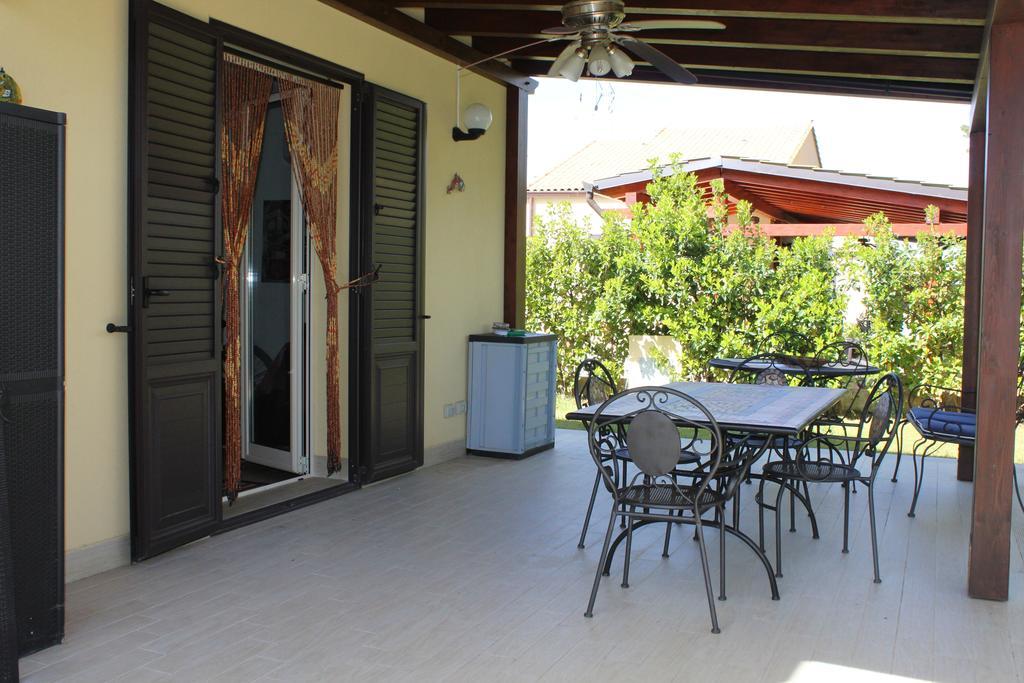 Casa Vacanze Roccella Beach Campofelice Di Roccella Exteriör bild